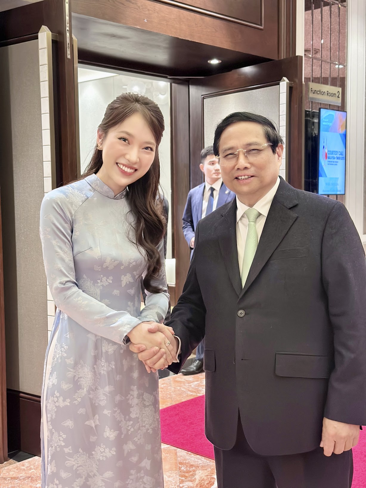 Khánh Vy hé lộ hậu trường làm MC tại diễn đàn Tương lai ASEAN 2025, gặp Thủ tướng Phạm Minh Chính: “Có 2 khoảnh khắc căng não”- Ảnh 1.