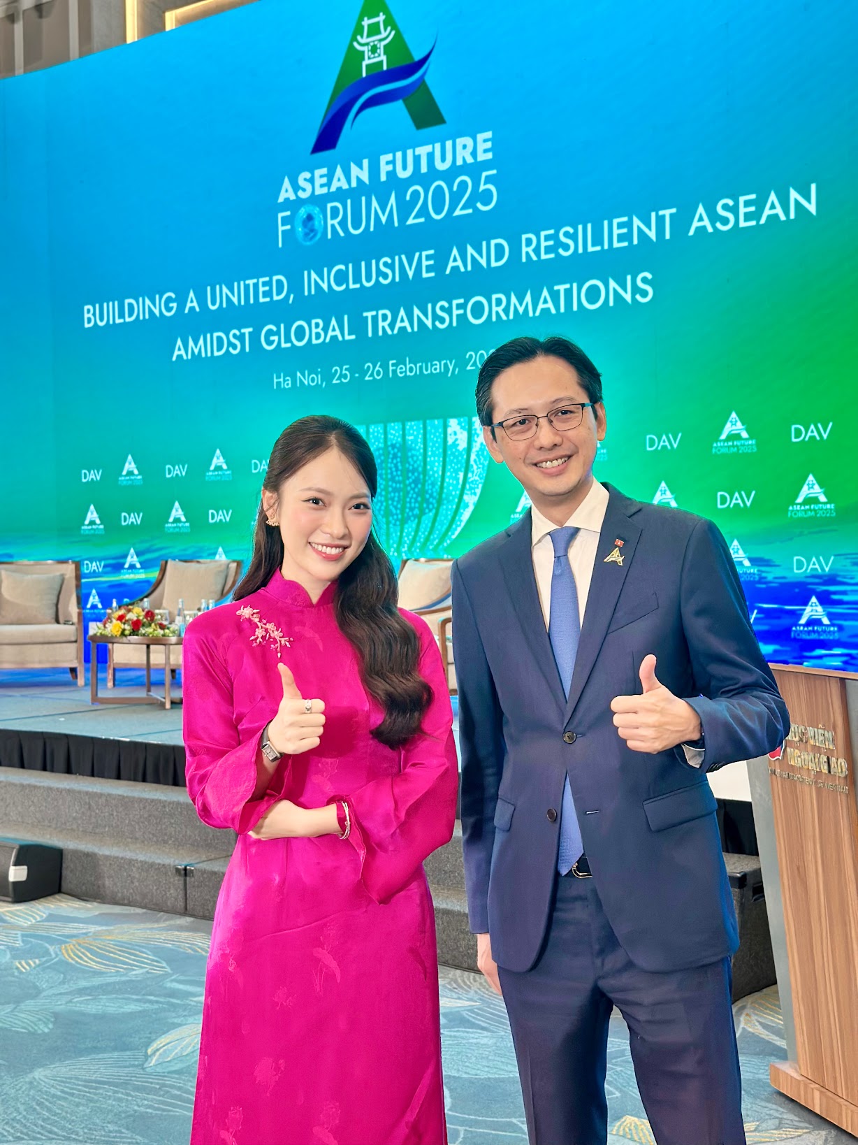 Khánh Vy hé lộ hậu trường làm MC tại diễn đàn Tương lai ASEAN 2025, gặp Thủ tướng Phạm Minh Chính: “Có 2 khoảnh khắc căng não”- Ảnh 3.