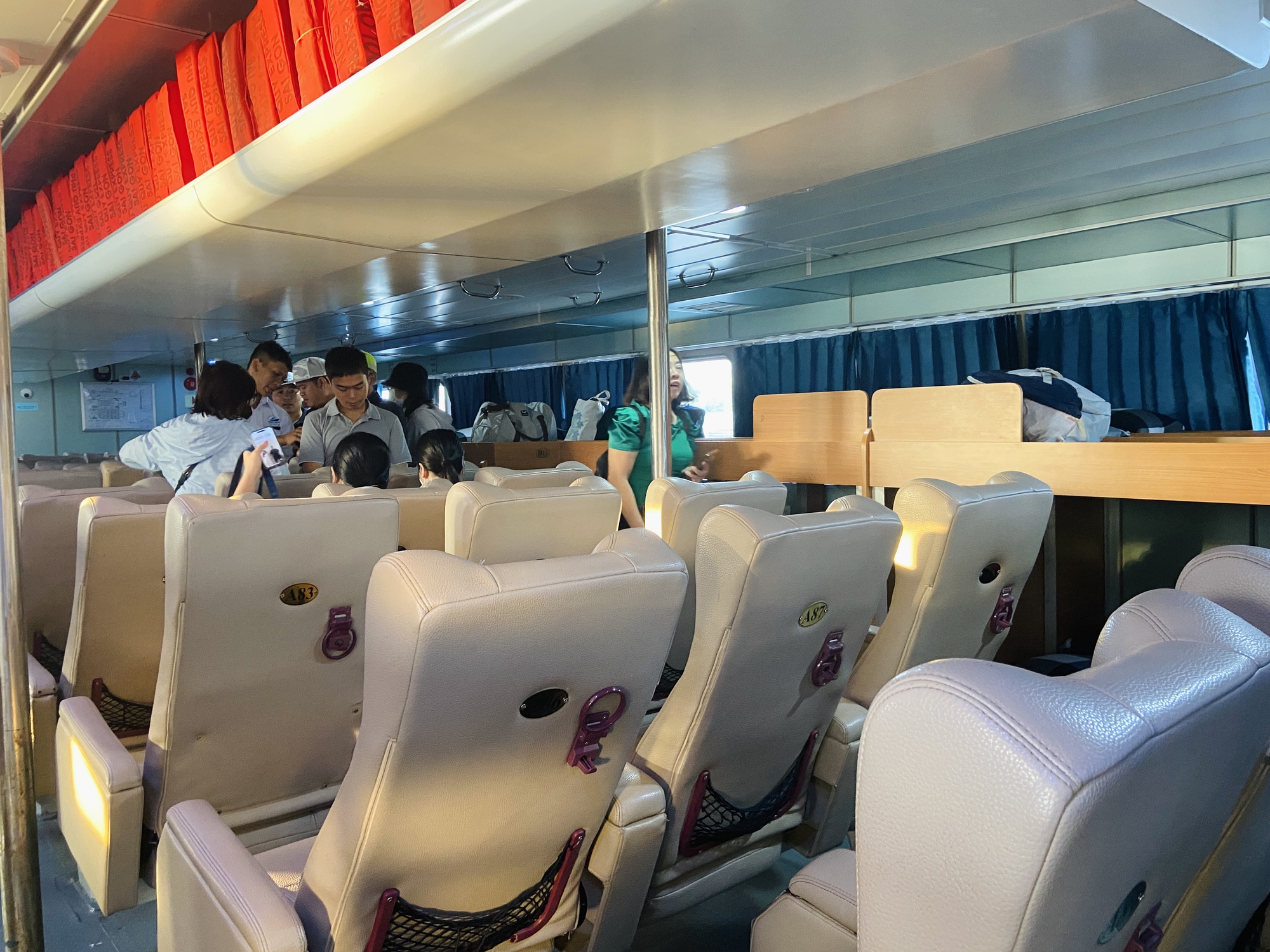Từ Bến Nhà Rồng mất gần 7 tiếng để đi Côn Đảo nhưng lại tiết kiệm hơn 1/2 vé máy bay, liệu có đáng thử?- Ảnh 6.