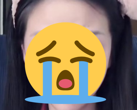 Chủ shop nổi tiếng vừa livestream vừa khóc: Sinh được 15 ngày thì làm việc, con 8 tháng chưa nghỉ ngày nào!