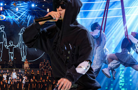 Show nghệ thuật học đường hot nhất lúc này: Khán giả “lạnh sống lưng” rồi khóc nức nở trước loạt tiết mục đầy cảm xúc
