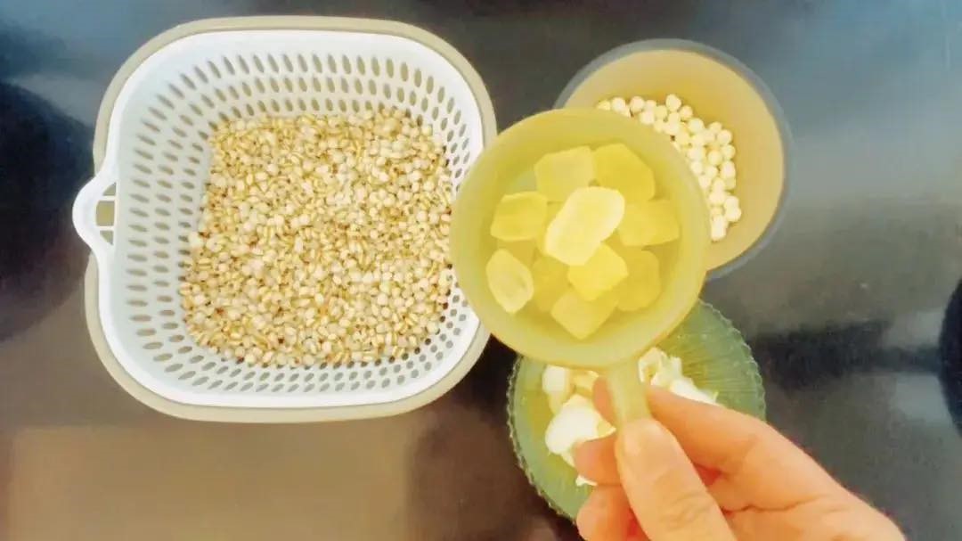 2 món cháo dễ nấu vừa giúp dưỡng da đẹp mịn lại thải độc cơ thể, bạn nên ăn thường xuyên vào bữa sáng- Ảnh 1. 2 món cháo dễ nấu vừa giúp dưỡng da đẹp mịn lại thải độc cơ thể, bạn nên ăn thường xuyên vào bữa sáng- Ảnh 1.