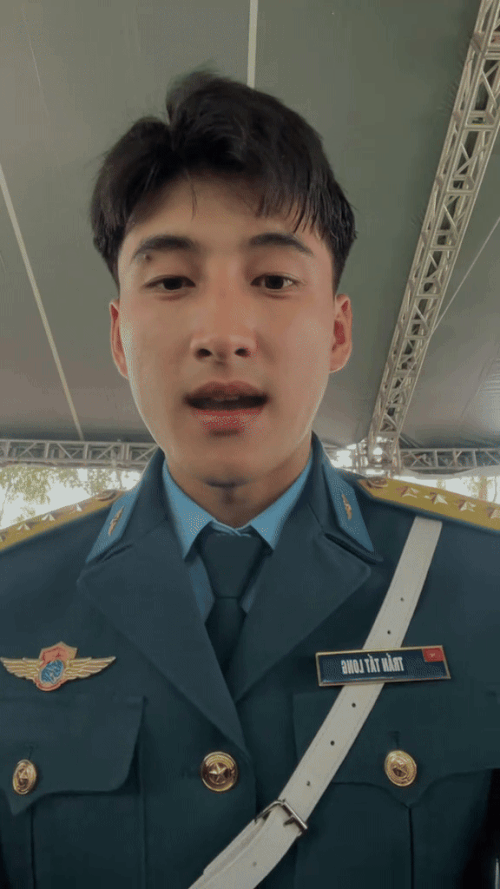 Hội quân nhân đẹp trai 