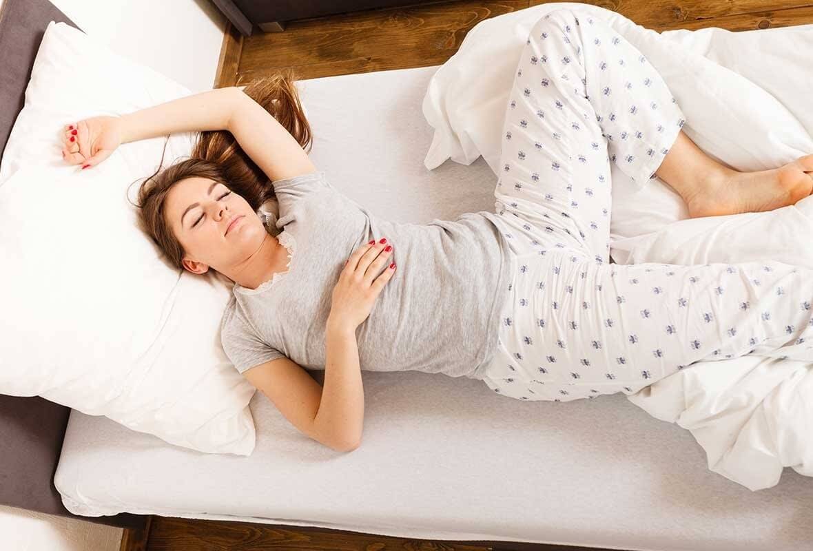 4 kiểu nằm ngủ tiết lộ tâm trạng của bạn, từ lo âu đến căng thẳng- Ảnh 5. 4 kiểu nằm ngủ tiết lộ tâm trạng của bạn, từ lo âu đến căng thẳng- Ảnh 5.