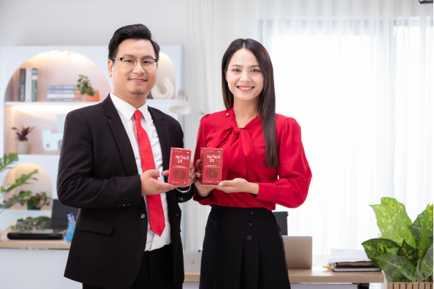 Tóc bạc sớm, rụng nhiều – Tín hiệu sức khỏe bạn không nên bỏ qua- Ảnh 3. Tóc bạc sớm, rụng nhiều – Tín hiệu sức khỏe bạn không nên bỏ qua- Ảnh 3.