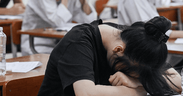 Tôi sợ nhất kiểu cha mẹ làm điều này khi con thi xong lớp 10: Con chưa đủ khổ sao, còn “vần vò” nó thế?