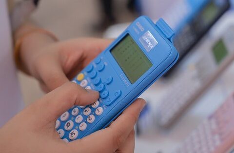 Casio fx-880BTG được phép mang vào phòng thi kỳ thi THPT Quốc gia