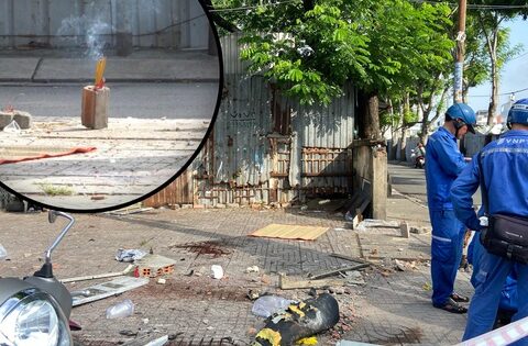 Cận cảnh hiện trường vụ ô tô tông loạt xe máy, làm 2 mẹ con tử vong ở TP.HCM: Mảnh vỡ vương vãi, người dân thắp hương tưởng nhớ nạn nhân xấu số