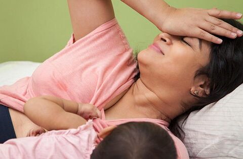 Mẹ bị viêm tuyến vú có cho con bú được không?