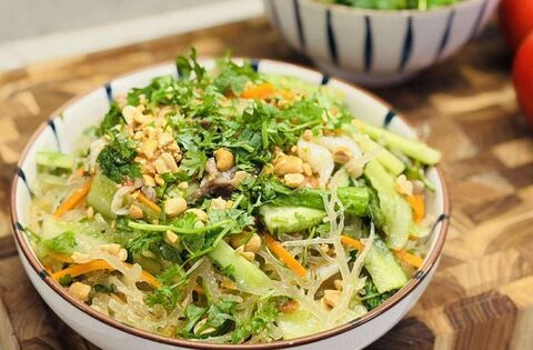 Bữa cơm cuối tuần làm ngay món trộn này: Giòn mát, đủ rau và thịt đưa cơm vô cùng