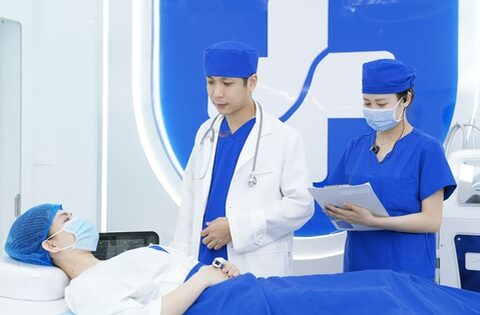 BS Nguyễn Hùng Nghĩa: Bác sĩ chữa lành những tự ti về ngoại hình