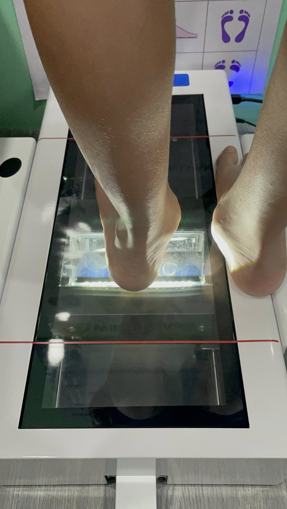 Đưa con đi khám “bàn chân bẹt”, mẹ Hà Nội mua một món đồ bạc triệu khiến hội bỉm sữa tranh cãi không hồi kết- Ảnh 5.