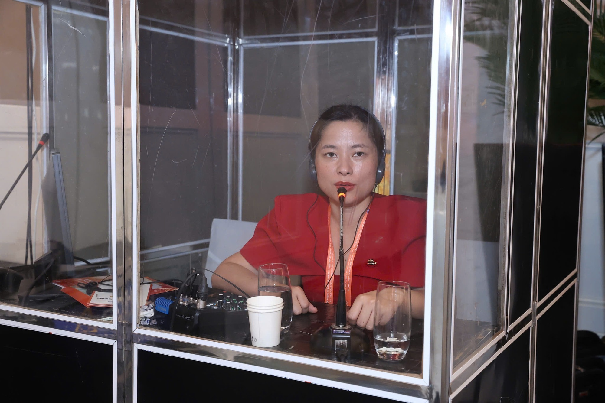 Nữ bác sĩ sản công khai “nghề tay trái” trong cabin Y khoa khiến cộng đồng mạng sửng sốt hôm nay là ai?- Ảnh 4.