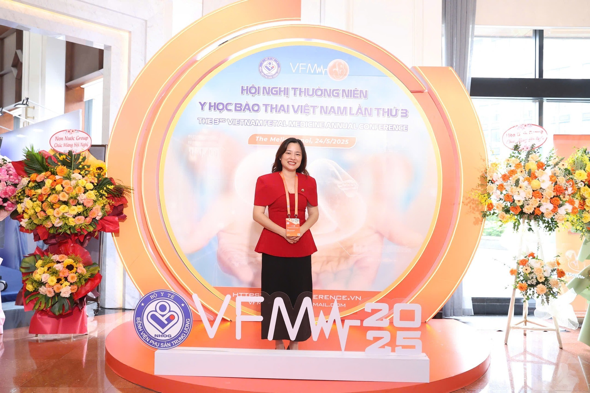 Nữ bác sĩ sản công khai “nghề tay trái” trong cabin Y khoa khiến cộng đồng mạng sửng sốt hôm nay là ai?- Ảnh 3.