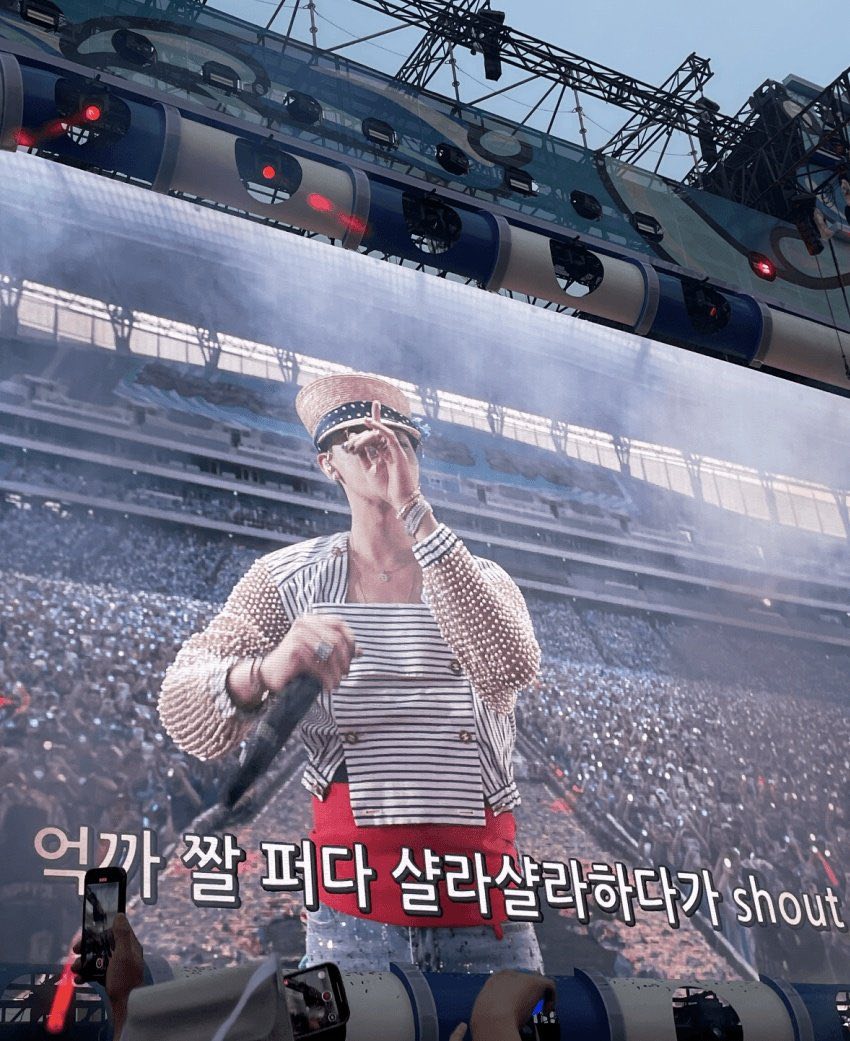 “Luỵ” mưa Hà Nội, G-Dragon sang Hàn đốt cháy sân khấu dưới làn nước, mỹ nhân hát hay nhất BLACKPINK cũng tham gia!- Ảnh 4. “Luỵ” mưa Hà Nội, G-Dragon sang Hàn đốt cháy sân khấu dưới làn nước, mỹ nhân hát hay nhất BLACKPINK cũng tham gia!- Ảnh 4.