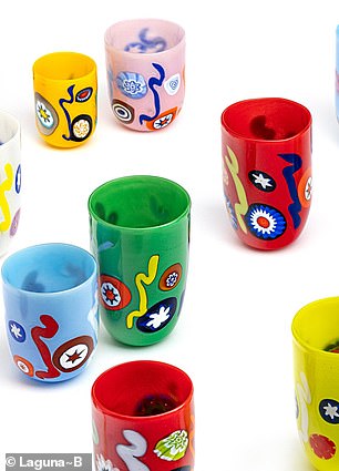 Tất tần tật bên trong 