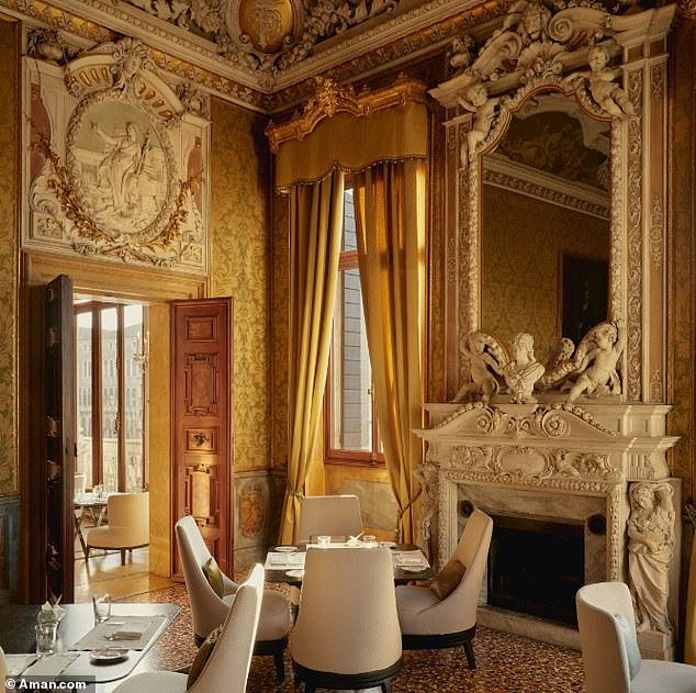 Tất tần tật bên trong 