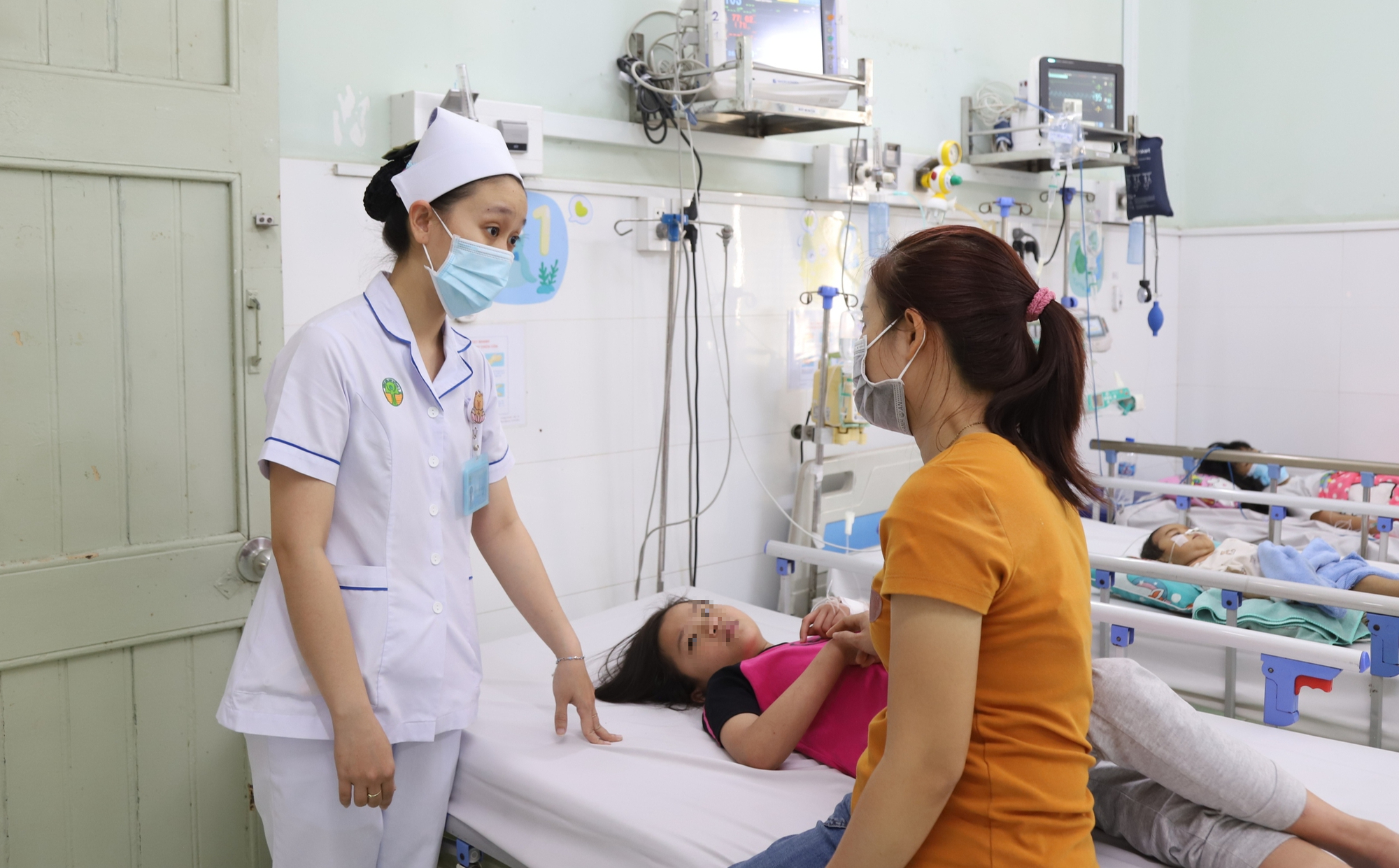 Sốt xuất huyết ở TPHCM tăng gấp 2,5 lần, nhiều trẻ sốc nặng- Ảnh 1. Sốt xuất huyết ở TPHCM tăng gấp 2,5 lần, nhiều trẻ sốc nặng- Ảnh 1.