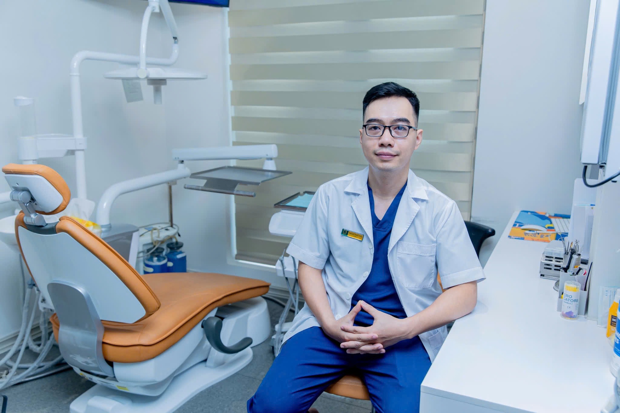 Niềng răng sau tuổi 30: Bác sĩ nói trễ nhưng không hề muộn để đẹp và khỏe- Ảnh 1.