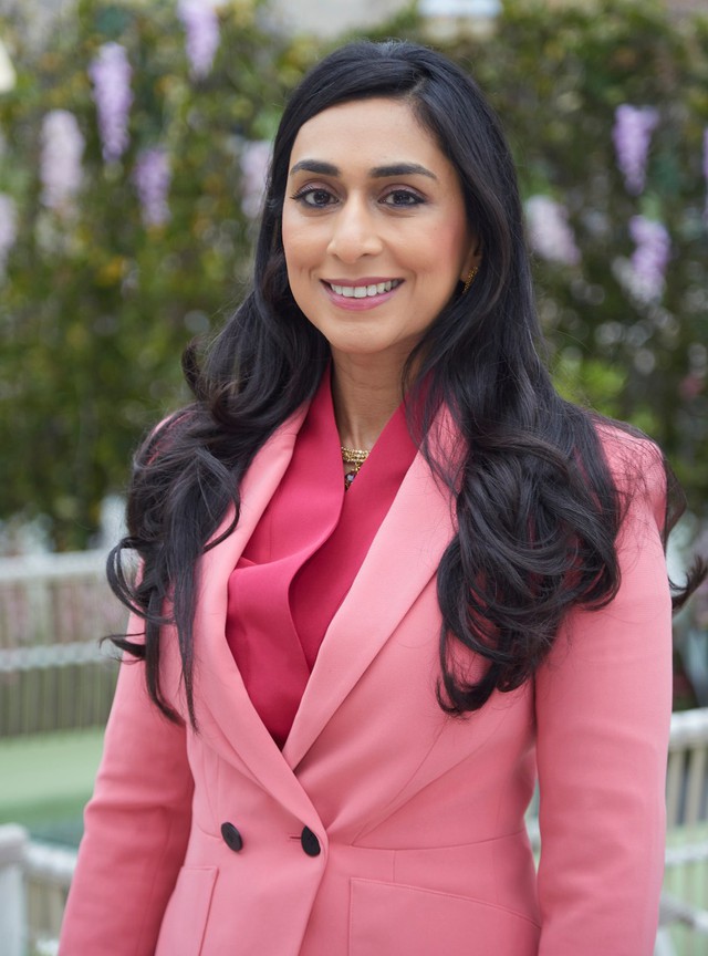 Mãn kinh năm 39 tuổi, tôi lúc nhớ lúc quên: Không dùng liệu pháp như chị em khác, tôi làm 7 việc để 