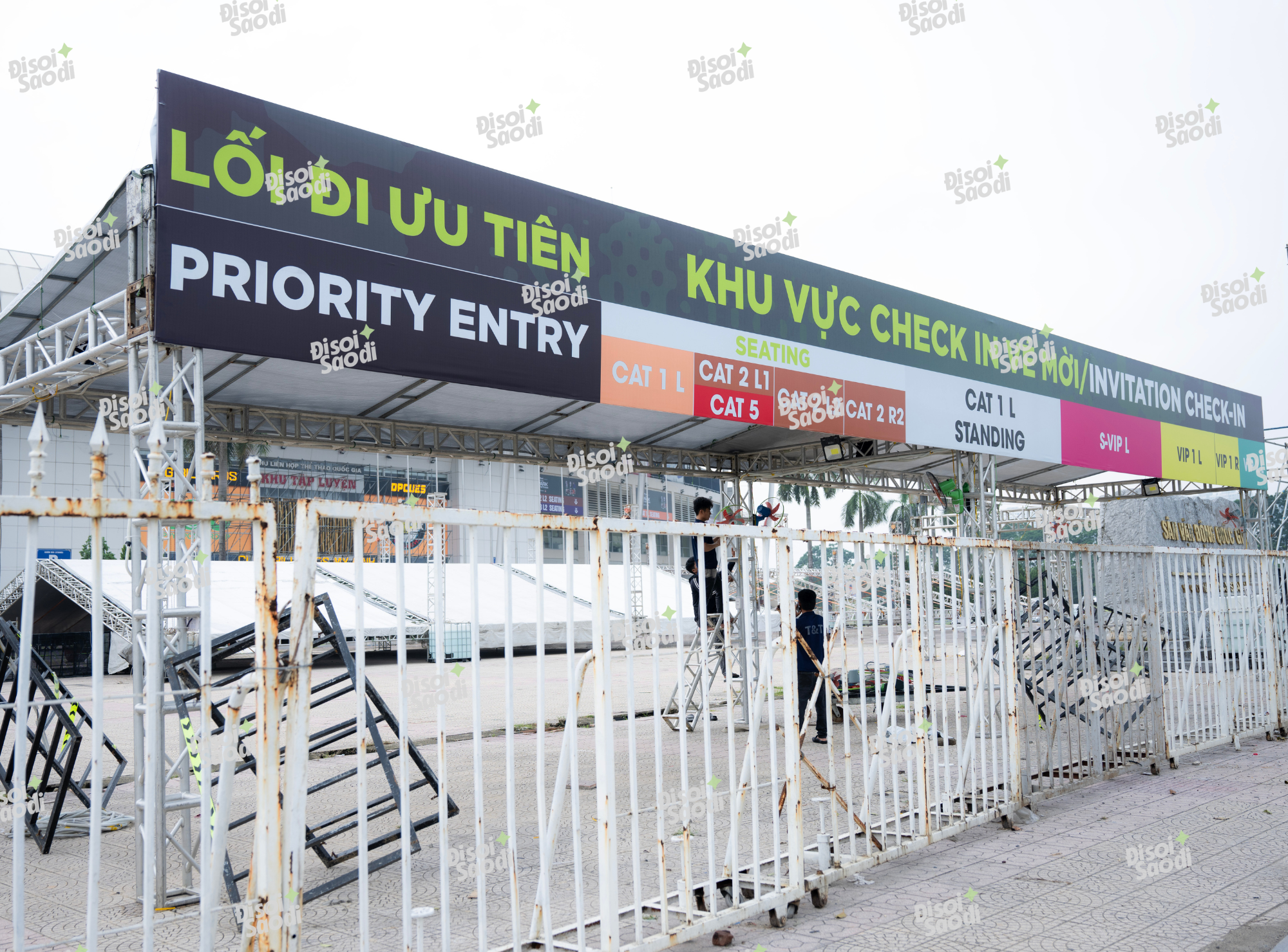 ĐỘC QUYỀN: Siêu sân khấu mega concert có G-Dragon đang được dựng tại Mỹ Đình, chỉ còn 5 ngày nữa Việt Nam sẽ đón 