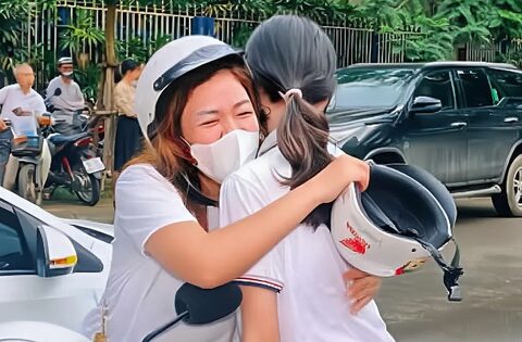 Có chuyện gì mà đêm qua, nhiều phụ huynh Hà Nội căng thẳng không ngủ được, sáng đi làm vẫn không dám rời điện thoại?