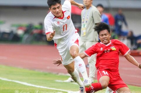 “Các trận sau, đối thủ có khi phải kèm cả trung vệ của tuyển Việt Nam!”