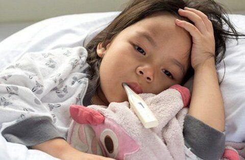 Lưu ý cần tránh khi trẻ sốt co giật bố mẹ nên biết