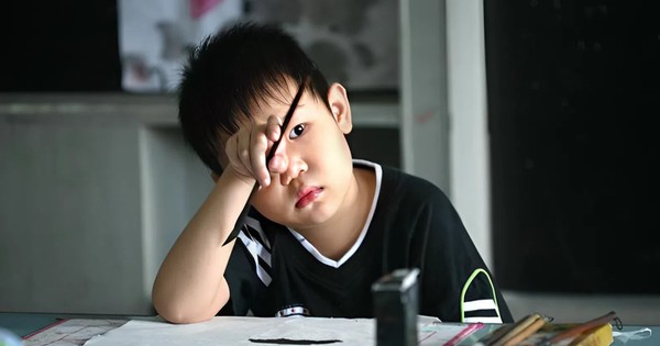 Vấn đề trẻ em bị truyền hình phơi bày cảnh báo cả thế giới: Cha mẹ kiểu này là kẻ hại con lớn nhất!