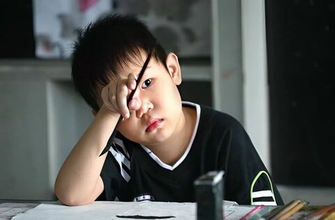 Vấn đề trẻ em bị truyền hình phơi bày cảnh báo cả thế giới: Cha mẹ kiểu này là kẻ hại con lớn nhất!