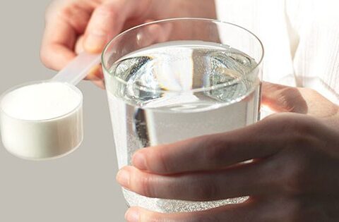 Phụ nữ sau tuổi 40 uống collagen mỗi ngày: Da căng mịn bật tông, khỏe xương khớp nhưng cần lưu ý 7 điều quan trọng