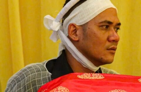 Người đàn ông gục ngã bên linh cữu bố mẹ và vợ, con thơ vẫn mất tích ngoài biển