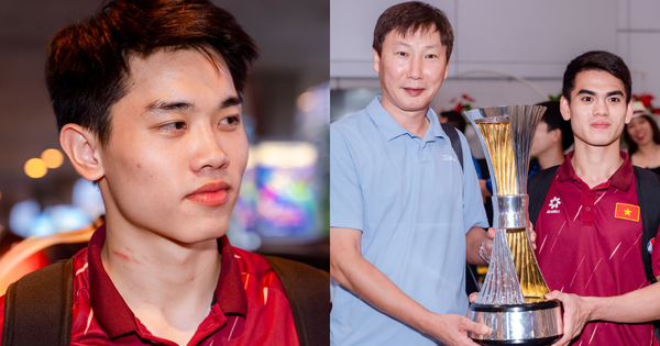 Nóng: U23 Việt Nam đã mang cúp vô địch về TP.HCM, hotboy Đình Bắc khiến fan xót xa với vết thương trên cổ