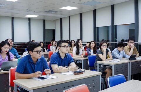 UEF đào tạo chương trình thạc sĩ, chú trọng ứng dụng cho học viên