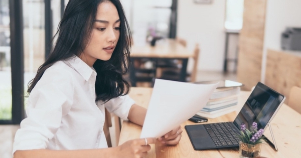 Tại sao ngày càng nhiều người trẻ mắc ung thư dạ dày? Câu trả lời có thể nằm trong thói quen bạn làm mỗi tối!