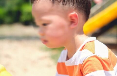 Cảnh báo nguy cơ say nắng ở trẻ nhỏ trong mùa hè: 5 bước sơ cứu khẩn cấp cha mẹ cần biết