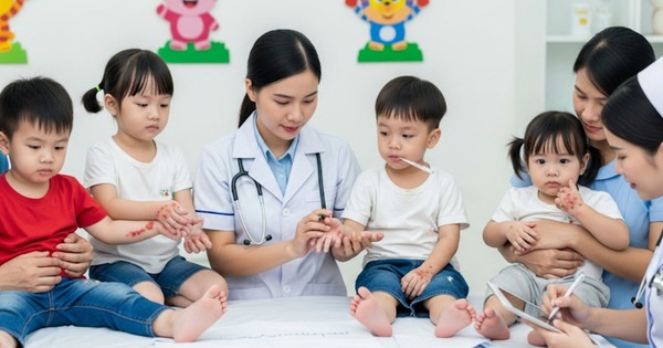 Virus EV71 khiến trẻ nhập viện ồ ạt, cha mẹ cần làm gì?