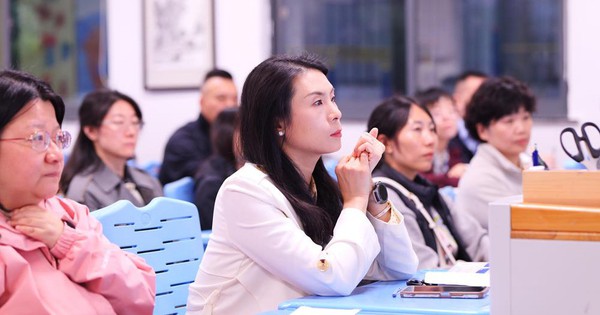 Có lòng nhắc chuyện tiền học đầu năm, bà mẹ TP.HCM bỗng dưng bị “ném đá”: Làm người tốt khó thật!