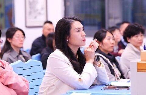 Có lòng nhắc chuyện tiền học đầu năm, bà mẹ TP.HCM bỗng dưng bị “ném đá”: Làm người tốt khó thật!