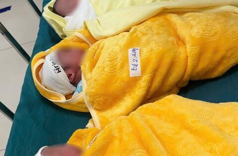 Mang thai lần thứ 6, người phụ nữ Quảng Trị bất ngờ đón tam thai ba bé trai tự nhiên