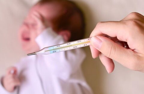 Sốt phát ban ở trẻ sơ sinh và cách nhận biết