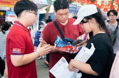 Sau “cơn bão” điểm chuẩn, 2k7 nên làm gì? Chuyên gia hé lộ lựa chọn giá trị hơn nguyện vọng 1