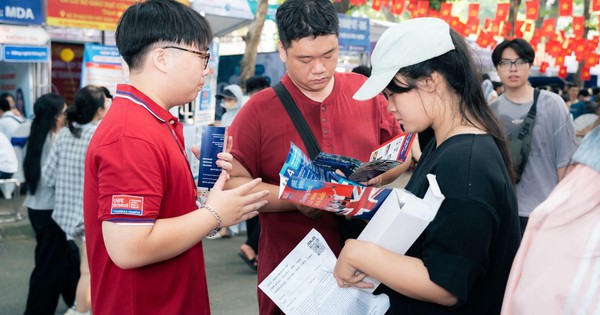 Sau “cơn bão” điểm chuẩn, 2k7 nên làm gì? Chuyên gia hé lộ lựa chọn giá trị hơn nguyện vọng 1