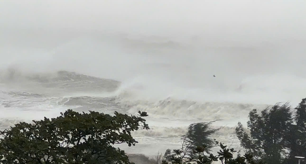 Tình hình bão số 5: Đã có 1 người chết, 8 người bị thương; Sân Pickleball tiền tỷ đổ sập- Ảnh 26.