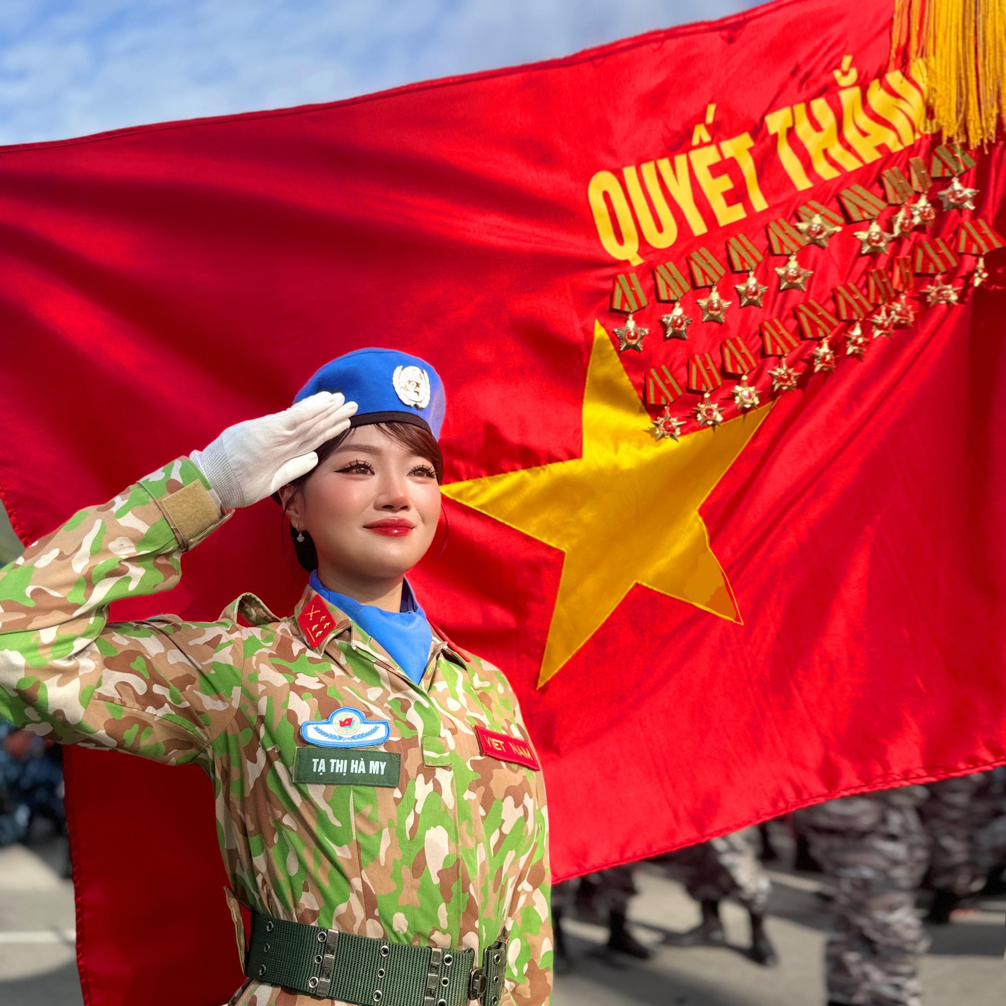 10 nữ quân nhân Việt Nam chỉ cần nở nụ cười là khuynh đảo mạng xã hội- Ảnh 19.