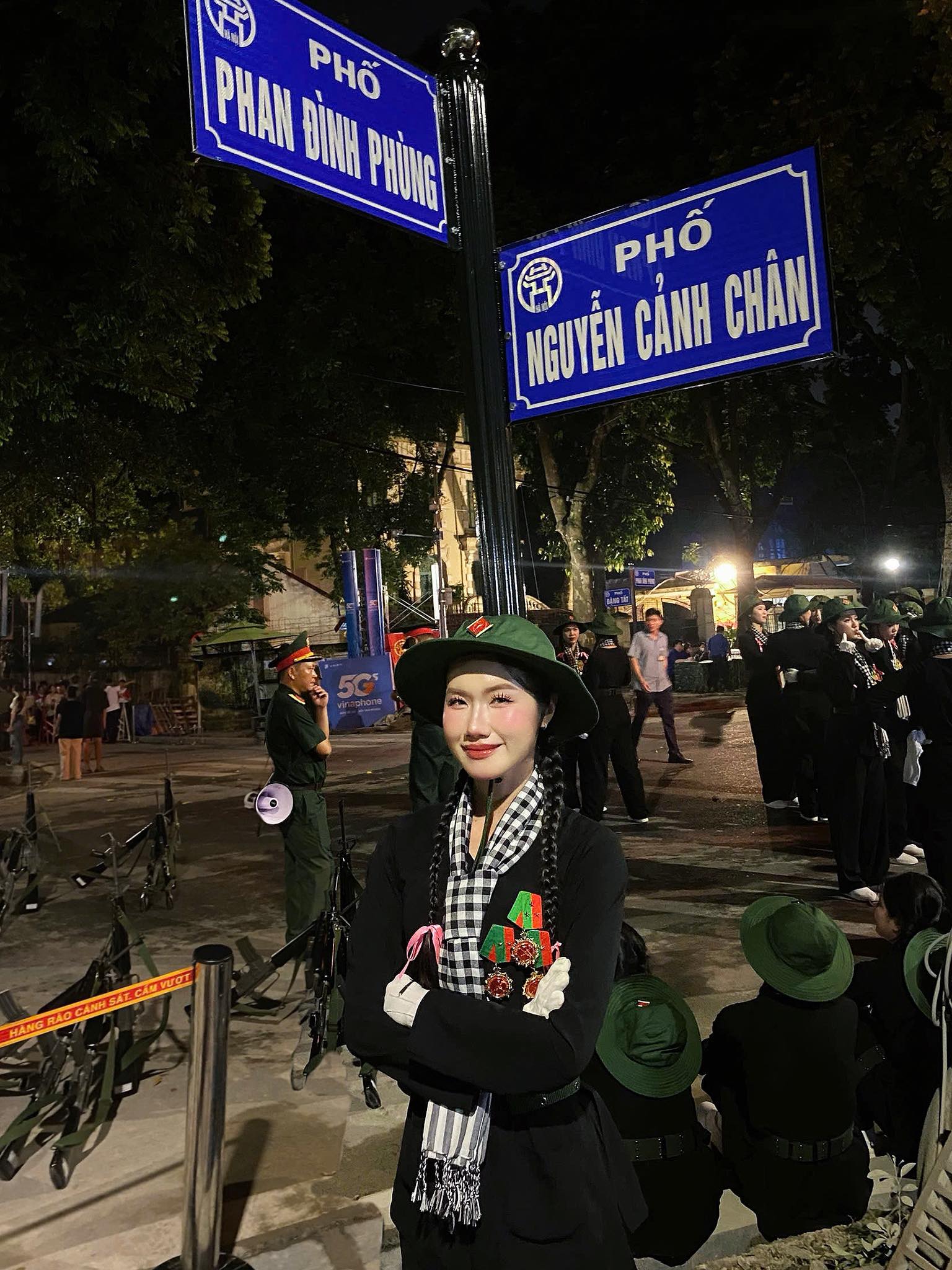 10 nữ quân nhân Việt Nam chỉ cần nở nụ cười là khuynh đảo mạng xã hội- Ảnh 7.