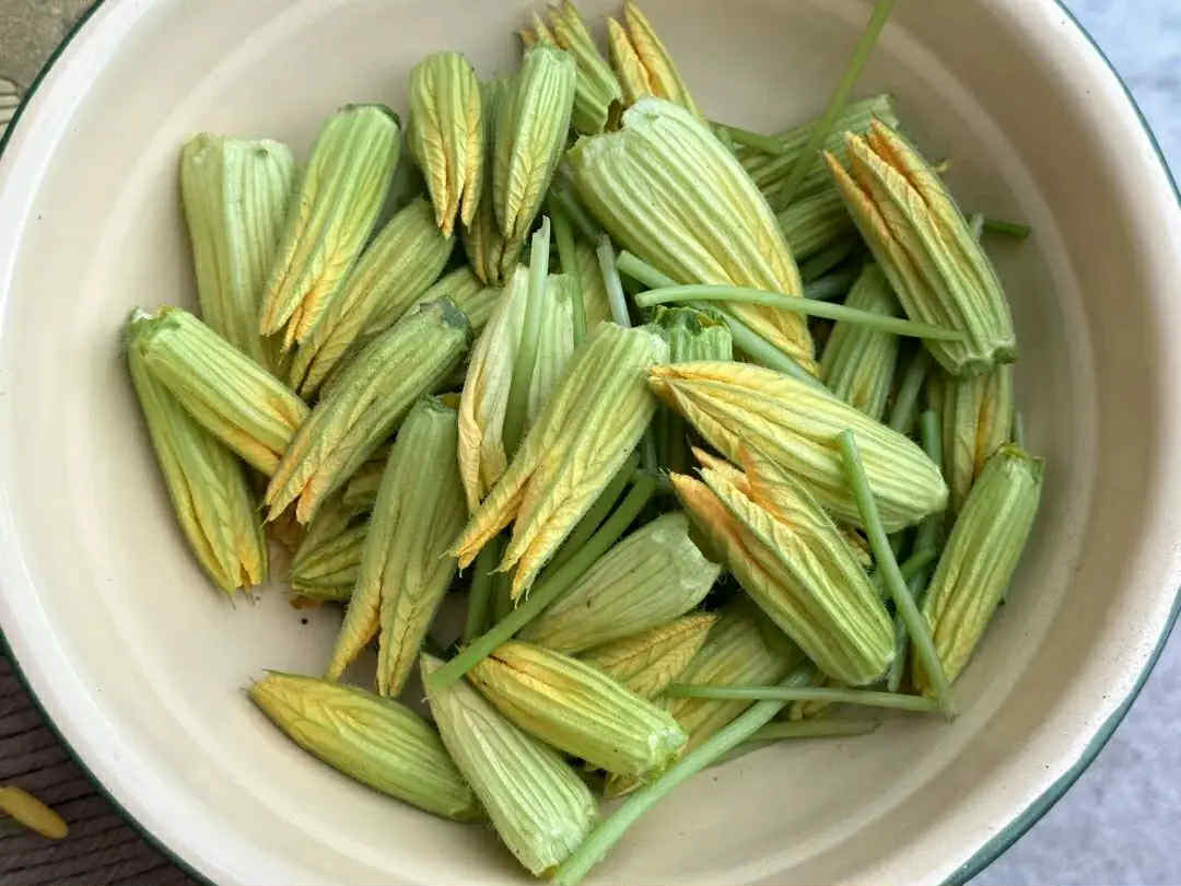 Vào tháng Tám nếu thấy loại 