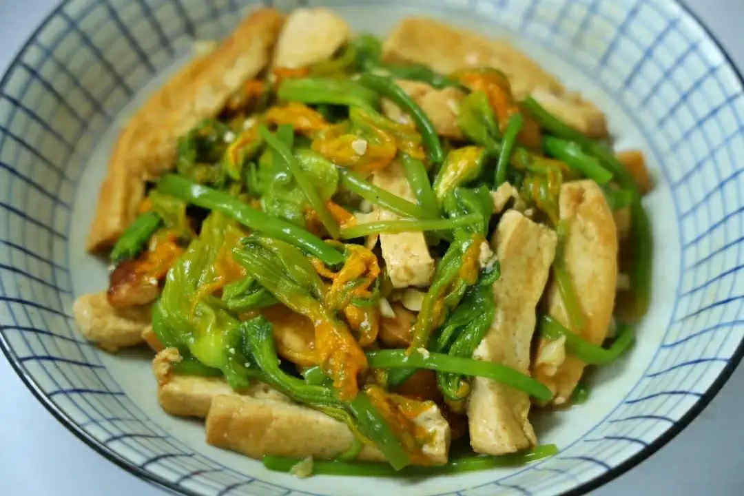 Vào tháng Tám nếu thấy loại 