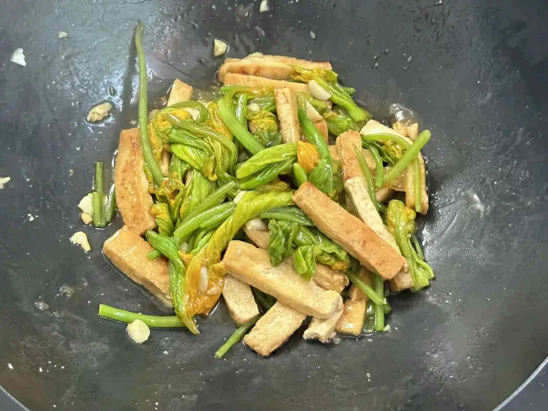 Vào tháng Tám nếu thấy loại 