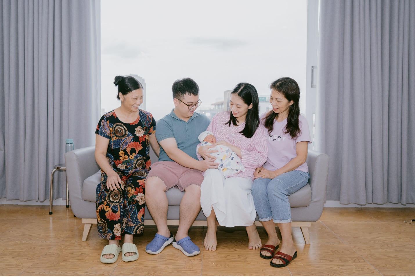 Khi sữa mẹ trở thành 'cầu nối yêu thương' trong gia đình đa thế hệ- Ảnh 1.